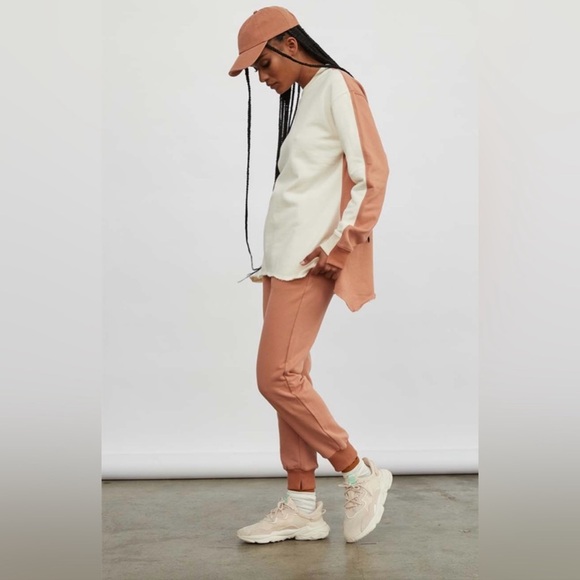 Atoir 2 Piece High Quality Jumper Set,
M/10
$225 $550
Size: M
Atoir - Picture 1 of 5
